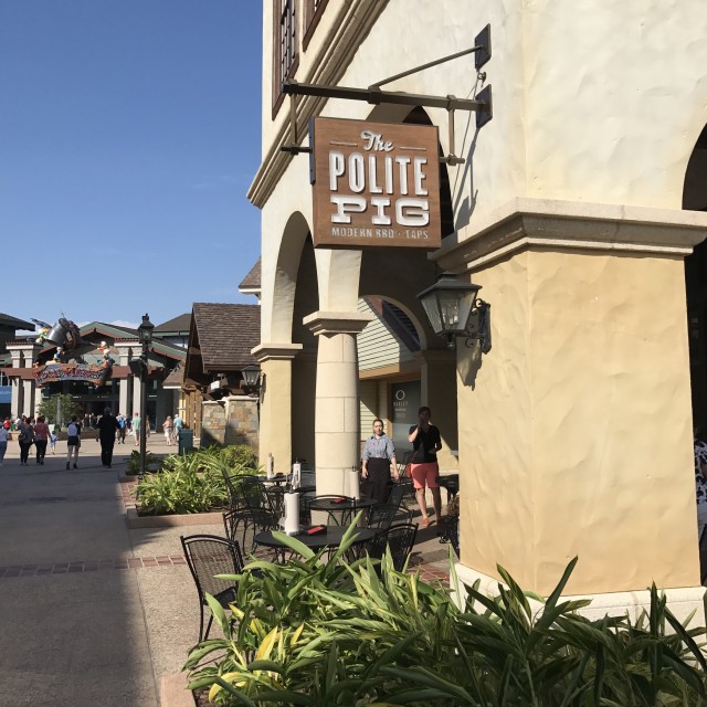 Ponto Orlando Restaurantes na Disney Polite Pig 002