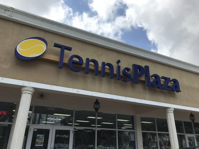 Ponto Orlando Compras em Orlando Tennis Plaza 002